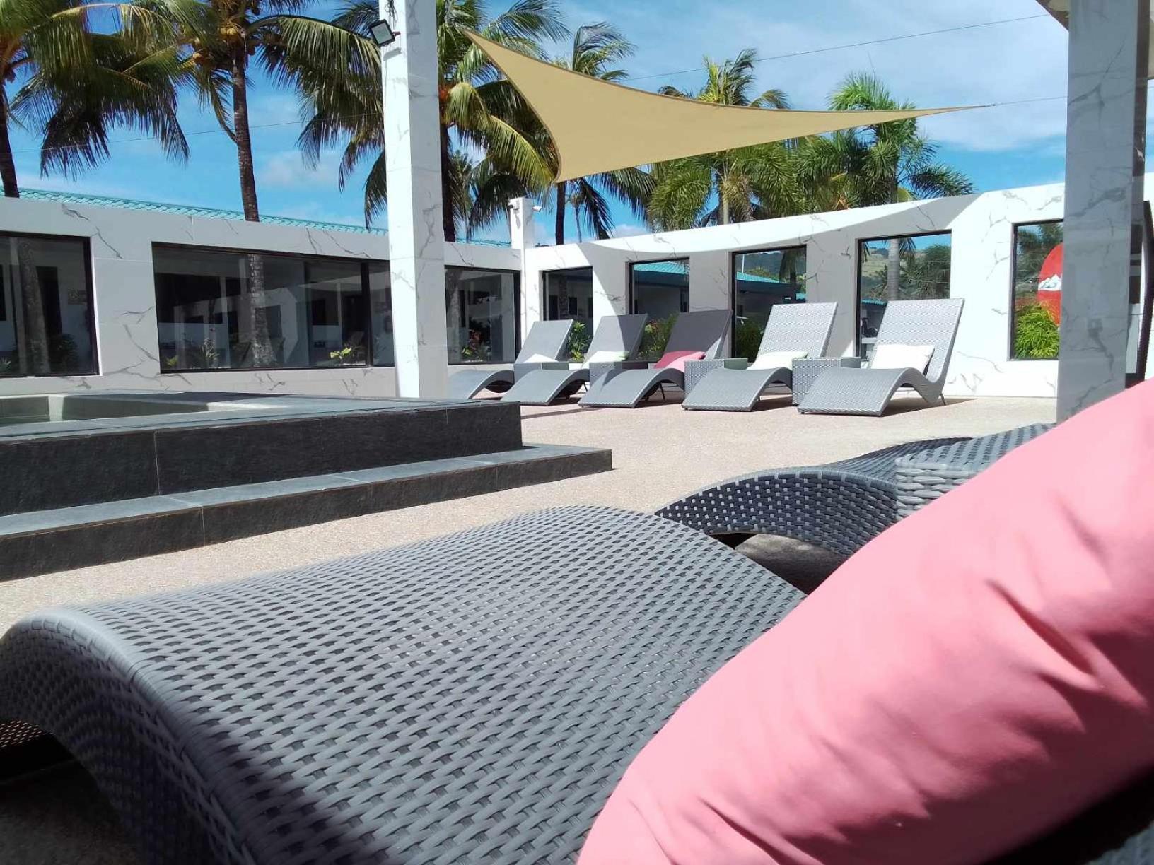 Cave Beach Resort Boutique Luxury Accomodation Dingalan Exterior foto